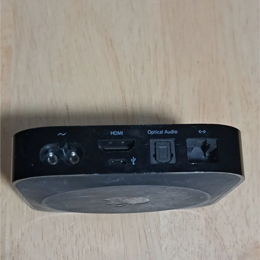 Apple TV 3rd Gen 1080p Wi-Fi A1469 w/ Remote and NOT ORIGINAL Power Cord